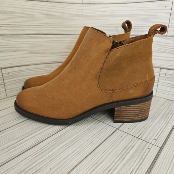 Clarks Memi Zippered Ankle Bootie in Dark Tan Leather Size 8 NWT - Picture 4 of 10